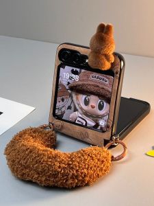 เคสโทรศัพท์มือถือ Samsung Galaxy Z Flip6 Flip5 Flip4 เคสสีน้ำตาลลาบูบู้พร้อมคล้องมือ
