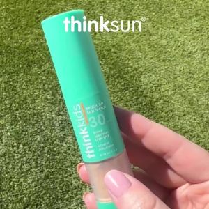 Phấn chống nắng dạng bột dễ thoa Thinkkids 016 oz bảo vệ da mặt và cơ thể khỏi tia UVA/UVB với chỉ số SPF 30 chứa khoáng chất không chứa nano oxit kẽm 245% vitamin E và ceramide dành cho trẻ em và trẻ sơ sinh.