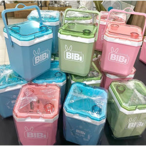 [MÀU NGẪU NHIÊN] Bình Vuông BIBI 1.2L  Thùng Đá Nhựa Mini Nắp Trong. Kiểu Dáng Sang Trọng Bắt Mắt HOT 2024