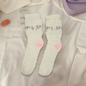 Bayar Di Tempat - Kaos Kaki Motif Bunga / Kaos Kaki Panjang Wanita / Casual Women Socks / Kaos Kaki Katun / Kaos Kaki Style Korea