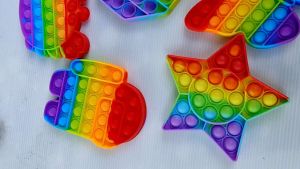 Pop it among us giá rẻ đồ chơi ấn bong bóng cầu vồng giải trí giảm căng thẳng stress - phùng Trúc Mai