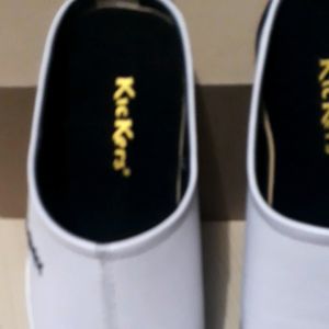 Sepatu Bustong Putih Bagus / Sepatu Untuk Haji Dan Umroh Nyaman Dan Lembut / Sepatu Selop Pria Nyaman Sol Tidak Licin