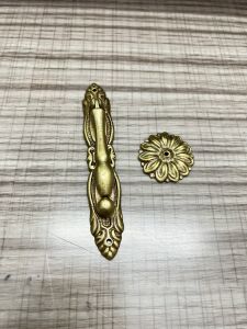 Mũ đinh hoa đồng thau N91 Tay giọt nước đồng thau T69