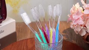 แปรงสีฟันแบบใช้แล้วทิ้ง Maxcheck 60 ชุด พร้อมยาสีฟัน บรรจุแยกชิ้น อุปกรณ์สำหรับผู้ไร้ที่อยู่ แปรงสีฟันสำหรับการเดินทาง สำหรับโรงแรม แคมป์ปิ้ง และโรงเรียน