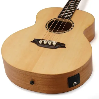 Bromo BAT8E | Mini Jumbo Bass | Solid Spruce top | Fishman Sonitone
