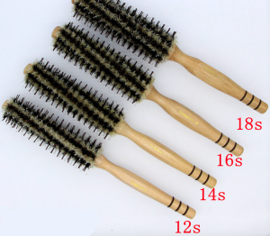 TONI&GUY แปรงไดร์กลม สำหรับไดร์ให้เส้นผมเรียบลื่น เรียงตัวสวยไม่พันกัน ขนแปรงเรียวนุ่มไม่บาดหนังศีรษะ เส้นรอบวงแกน 14 cm. – สีน้ำตาลอ่อน (TONI&GUY-14s)(VV2)