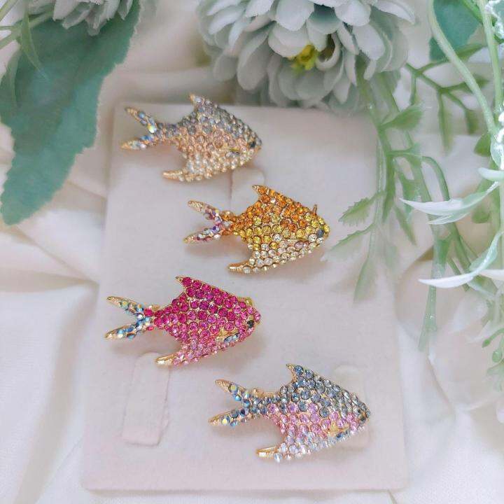 Ozel brooch clearance