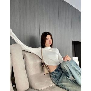 ÁO CROPTOP DÀI TAY CỔ TRÒN KÈM TAG KIM LOẠI chất liệu cotton zip MẪU MỚI