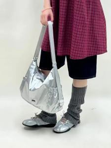 2026 Large-capacity commuter tote bag multifunctional bag for girls versatile nylon crossbody bag with a unique design