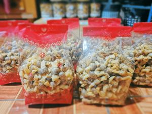 4 จักรพรรดิ 500 กรัม ขนมผูกรัก ไส้ใหญ่ คำโต ฮาลาล กรอบ อร่อย สด ใหม่ ทุกวัน ของดี เมืองสตูล