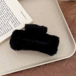 JEPIT JEDAI BULU KOTAK - Hair Claw Korean Accessories Jepitan Aksesoris Korea Fur Clip Hairclip