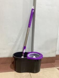 Smile Alat Pel Lantai Super Mop Magic Pel Microfiber dengan Ember Spin Mop Pencuci Putar Hand Preassure Rotary Mop 360 Ultra Spin Alat Pembersih Lantai Serbaguna