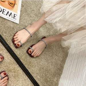 [Free Shipping] Rhinestone Flat Sandals For Women 2026 New Fashion Ins Trendy Versatile Outdoor Flip-Flop Sandals For Women Summer Low Heel