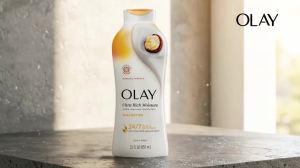 Olay Body Wash for Women Ultra Moisture 24/7 Moisture Barrier Repair Hydrating Formula for Visibly Healthy Soft Skin Vitamin B3 & Hyaluronic Blend For All Skin Types Shea Butter Scent 35 fl oz