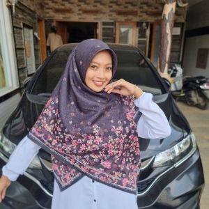 Kerudung Segi Empat Motif Palestina Jumbo 130x130 Voal Premium