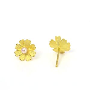 Chow Sang Sang 周生生 Cultural Blessing Blossom 999.9 24K Pure Gold Gesar floral with Pearl Gold Earrings 89694E