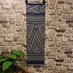 135.ผ้าฝ้าย ผ้าทอทั้งผืน ลายมัดหมี่ฝ้ายคราม สีน้ำเงิน