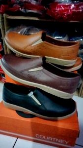 COD. SEPATU SERBA GUNA/SEPATU SANTAI/TERBUAT BAHAN KARET/ MODEL KAYAK KULIT..KUAT ANTI AIR