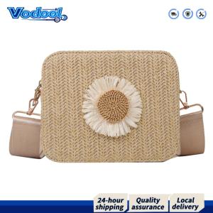 【Fast delivery】 กระเป๋าสะพายไหล่ผู้หญิงทำจาก PU ดีไซน์ถักนิตติ้งสายปรับได้เหมาะสำหรับการเดินทางและกิจกรรมกลางแจ้ง