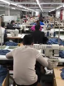 Ăn rau xanh [ Con gái của Ballard   Sản Phẩm Mới 95 Gấp ] Đầm nhung đen tay dài phong cách Hepburn cho mùa thu