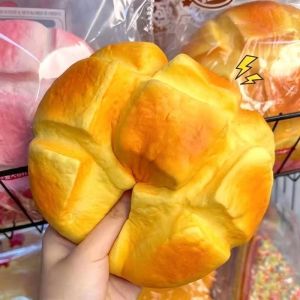 Simulation Pineapple Bun Slow Rebound Soft Bread Decompression Realistic Slow Rising Squishy Toast Party Brithday Ornament Gift