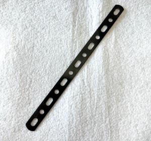 PLAT BOLONG BREKET PLAT NOMOR BRACKET SERBAGUNA 30CM TEBAL 1.2MM SERBA Breket plat nomor bolong serba guna bracket multi fungsi motor BRACKET PLATE besi plat bolong plat panel rem plat breket knalpot universal
