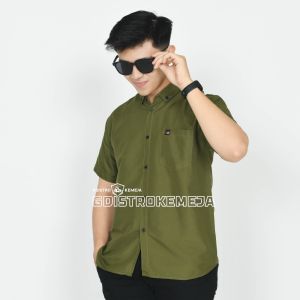 Kemeja polos pria dewasa lengan pendek warna Mustard
