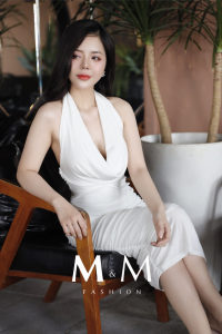 Đầm Ôm Body Cổ Yếm Hở Lưng Điểm Nhấn Cho Phong Cách Quyến Rũ