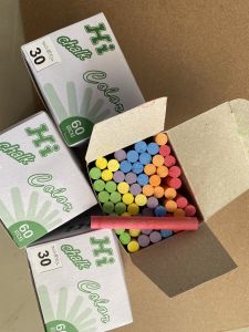 ชอล์กสี ไร้ฝุ่น กล่องละ  60แท่ง ชอล์กเขียนกระดาน ชอล์ค Hi Chalk  made in thailand