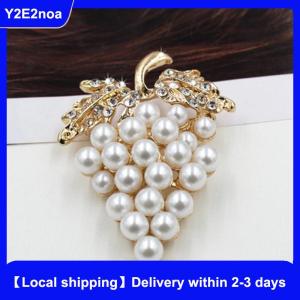 【Local shipping】 Crystalwave Grapes Brooches Rose Gold Plated Pearl Brooch Rhinestone Flower Scarf Buckle Pin