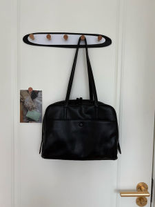 AE Korean style new pillow bag for women 2026 Vintage-style shoulder bag for commuting to work large-capacity tote bag