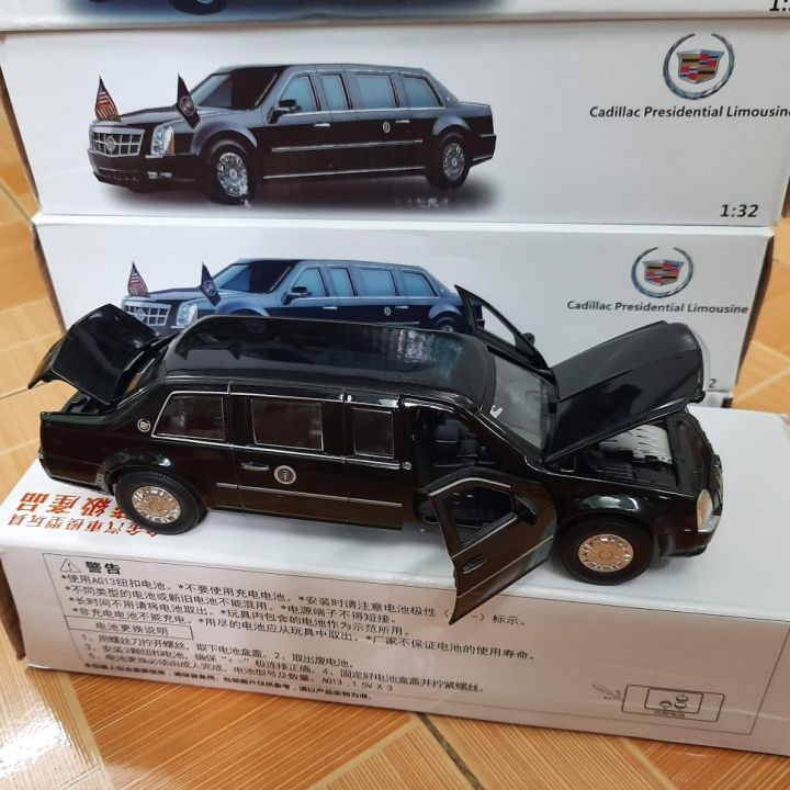 Xe%20m%C3%B4%20h%C3%ACnh%20%C3%B4%20t%C3%B4%20Cadillac%20Presidential%20limousine%20t%E1%BB%89%20l%E1%BB%87%201:32%20b%E1%BA%B1ng%20s%E1%BA%AFt%20xe%20m%E1%BB%9F%20%C4%91%C6%B0%E1%BB%A3c%20c%E1%BB%ADa%20c%C3%B3%20%C3%A2m%20thanh%20v%C3%A0%20%C4%91%C3%A8n%20-%20Image%203