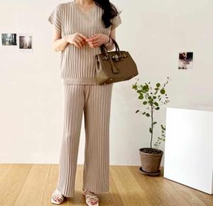 Casual Fashion  High Quality Knitted Loose Batwing  V neck Top and Maxi Trouser Pants 2in1 Set Coordinates Terno   - XS to Large - classy and elegant - timeless clothes - casual or party clothes - classic top - super kapal ng tela - hindi kayo magsisi - o