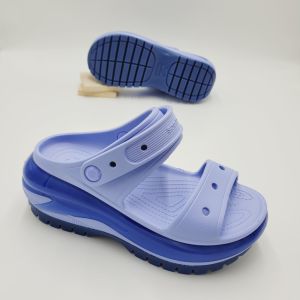 รองเท้าลำลอง Crocs Classic Mega Crush Sandal