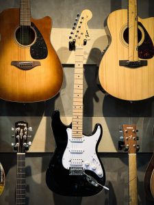 กีตาร์ไฟฟ้า Fusion รุ่น ST-SSH-F / Century STG-2 Pickup HSS ทัชชิ่งต่ำ เล่นง่าย ของแถมครบชุดพร้อมเล่น