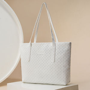 กระเป๋าสตรี กระเป๋าสะพายข้างยอดนิยม ความจุขนาดใหญ่ กระเป๋าสะพายไหล่เดี่ยวอเนกประสงค์สุดอินเทรนด์รุ่นใหม่ กระเป๋าเอกสารกระเป๋าถือลำลอง ลายสก็อตถุงสิริ สไตล์เกาหลีหนัง PU นุ่ม กระเป๋าสะพายข้างหลายชั้น Womens Bags Popular Lady Sling Bag Large Capacity New V