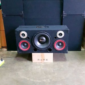 ลำโพงบลูทูธ หุ้มกำมะหยี่ สีดำ ดอกซับ 10 นิ้ว /ดอกกลาง 6.5 1 คู่ /แหลมจาน 4 นิ้ว 1 คู่ สามารถเชื่อมต่อบลูทูธ/aux/USB/มีช่อง line-in (ขาว-แดง) มีช่องเสียบไมค์2ช่อง ปรับแอคโค่อิสระ ใช้ได้ทั้งไฟบ้าน /ไฟDC 12/24 ราคาที่ระบุไม่ได้กล่าวไป สินค้ารับประกัน หากเสียหาย