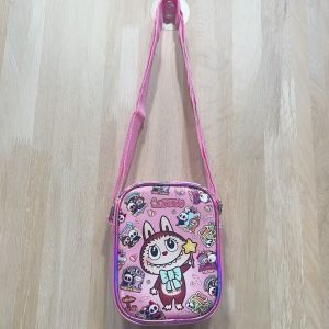 สินค้ามาแรง สวยและดี กระเป๋าสะพายทรงตั้ง LBB แฟชั่นสำหรับเด็ก - หนัง pu กันน้ำ ขนาด 12.5×15.5×5 cm.