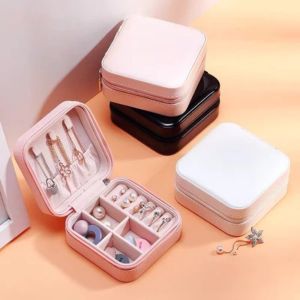 Portable Jewelry Box 2-Layer PU Leather Jewelry Box with Lock Portable Travel Jewelry Organizer for Rings Earrings and Bracelets