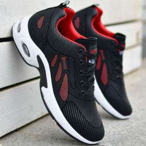 รองเท้าผู้ชายใหม่ รองเท้ากีฬาตาข่ายระบายอากาศแฟชั่นสบาย ๆ และรองเท้านักเรียนที่สะดวกสบายด้านล่างนุ่มวิ่ง