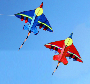 ว่าวเครื่องบิน ครบชุด สีสดใส 1.4-1.6ม. 50 วิ่งว่าว แถมเชือก เท่น 50 เมตร ว่าว สำหรับผู้ที่ต้องการความพร้อม ทุกตัว