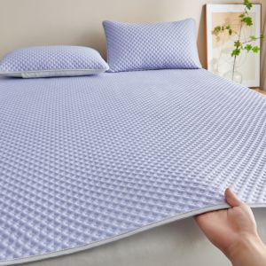 เสื่อนวดน้ำแข็งไหมพรมแบบสามชิ้น ชุดนักเรียนหอพัก เสื่อพับเดี่ยว เสื่อฤดูร้อน เย็นสบาย ระบายอากาศ กันลื่น ซักเครื่องได้ เสื่อปรับอากาศ ระบายอากาศ กันลื่น ซักได้