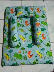 Tempat Tidur Bayi satu paket dengan bantal