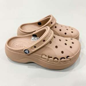 Giày sục crocs chuẩn xịn chống hôi chân nhựa tế bào êm mềm siêu bền đi mưa lội nước đi biển Crocs Baya platfrom đế cao 5cm màu nâu