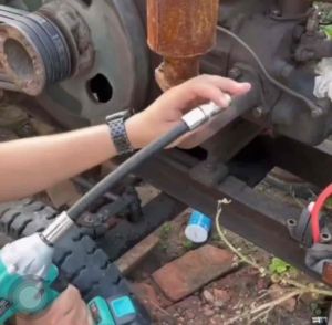 ส่งด่วนที่ไทย - สายอ่อน ข้อต่อสว่าน ข้อต่อบล็อก ประแจ ก้านสปริง ขนาด 1/2 NT