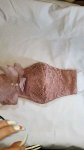 Masker Brukat Hias Bunga Besar Dusty pink Cantik - Masker Pesta Cantik- Masker Brokat Fashionables5