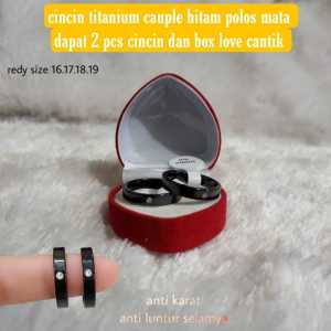 OBRAL CUCI GUDANG!!! Cincin Titanium Couple Polos Mata Hitam  Dapat 2 CINCIN Dan Box Cantik SEKALIGUS .CINCIN Fashion Perhiasan Anti Karat