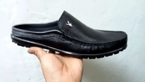 Sepatu sandal slop pria dewasa | bustong tutong pria kulit sepatu sandal slop pria dewasa playboy