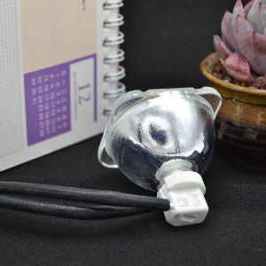 2025 หลอดโปรเจคเตอร์ชาร์ปของแท้ XG-E2610XA E2510SA FX810A FX8205A FX850