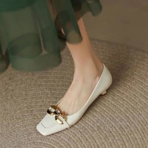 227Huilm Ladies high heels 3cm high heel French niche square toe comfortable soft leather office shoes cal shoes 2025 new cat heel women sandals